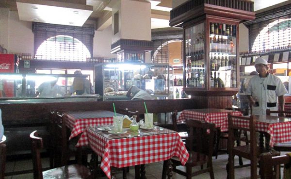 Ruta Gastronómica por el centro histórico de Lima - Panaderia Huerfanos Lima