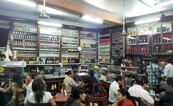 Ruta Gastronómica por el centro histórico de Lima - Queirolo Bar
