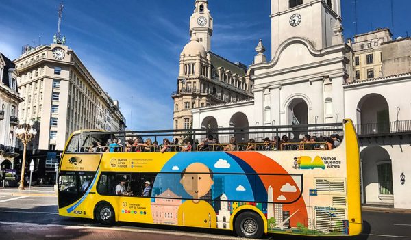 Bus turístico con audioguías por Buenos Aires