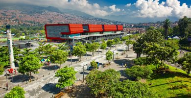 Ruta de Medellín a Lima