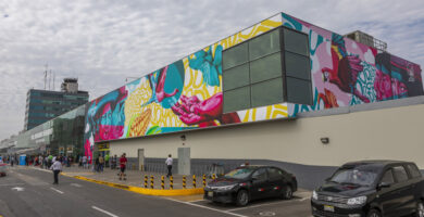 Murales artísticos para conmemorar el Día de la Mujer en el Aeropuerto Jorge Chávez