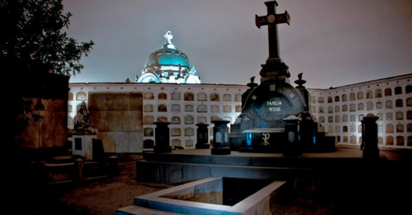 Vuelve el tour del terror por el cementerio Presbítero Maestro de Lima